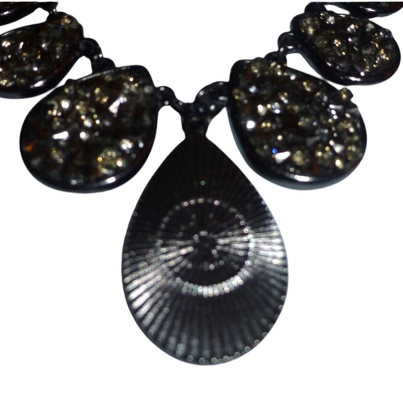 Dark Gray Necklace, Teardrop Pendants, with Crystal Pave Clusters, New Nwt - Picture 4 of 7